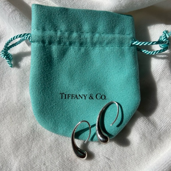 Tiffany & Co. Elsa Peretti “Teardrop” Earrings - Picture 4 of 5